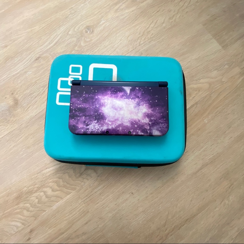 Nintendo 3Ds with case and games